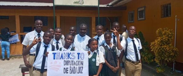 Posibilitada la orientación y asesoramiento estudiantil y laboral a estudiantes de  secundaria en Monrovia, Liberia.