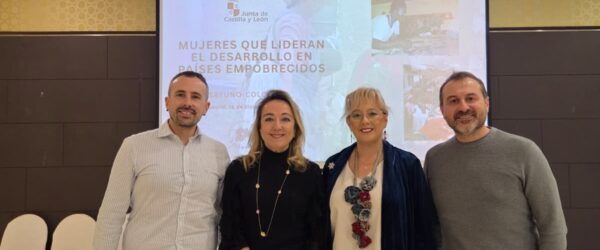 Presentamos el proyecto ‘Mujeres que lideran el cambio’ en el desayuno coloquio de la Junta de Castilla y León en Valladolid